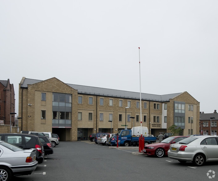 Mowbray Sq, Harrogate for lease - Primary Photo - Image 1 of 4