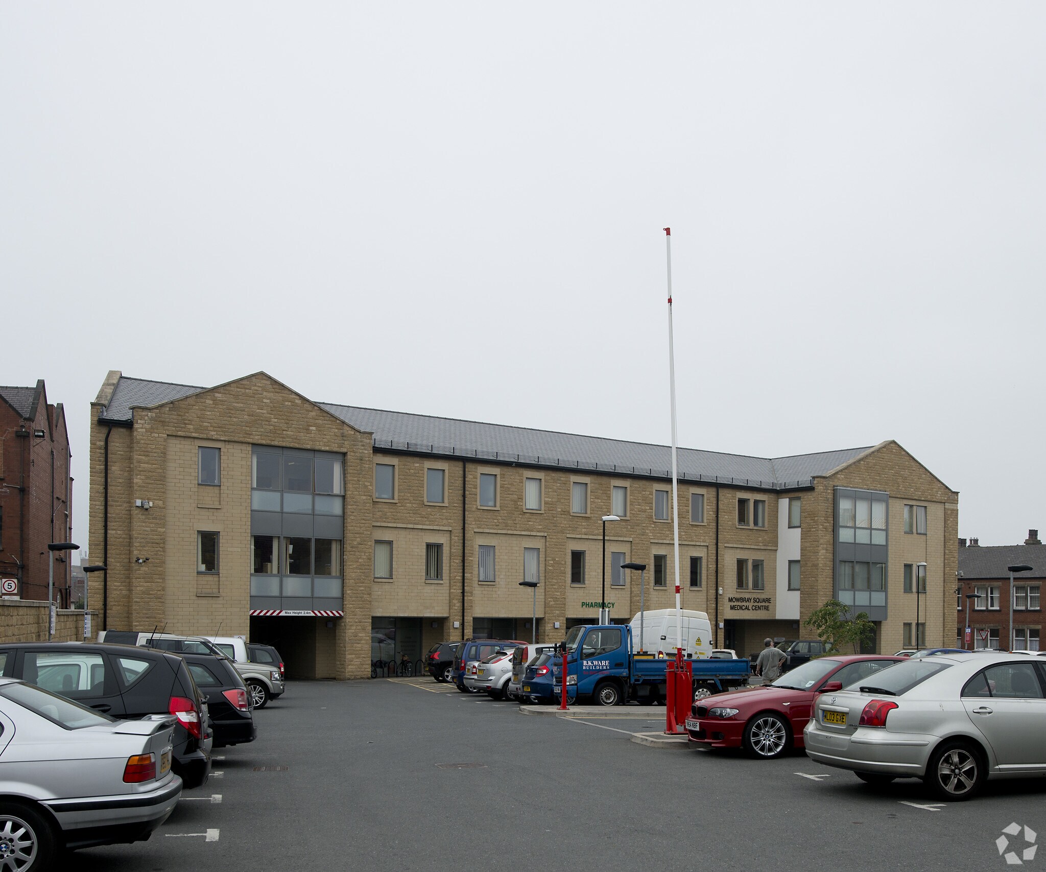 Mowbray Sq, Harrogate for lease Primary Photo- Image 1 of 5