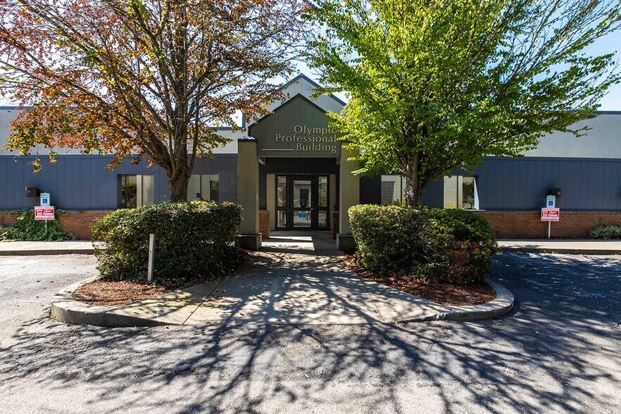 2600-2602 Cherry Ave, Bremerton, WA à louer - Photo du bâtiment - Image 1 de 12