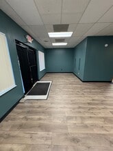 645 W Highway 50, O'Fallon, IL for lease Interior Photo- Image 2 of 8