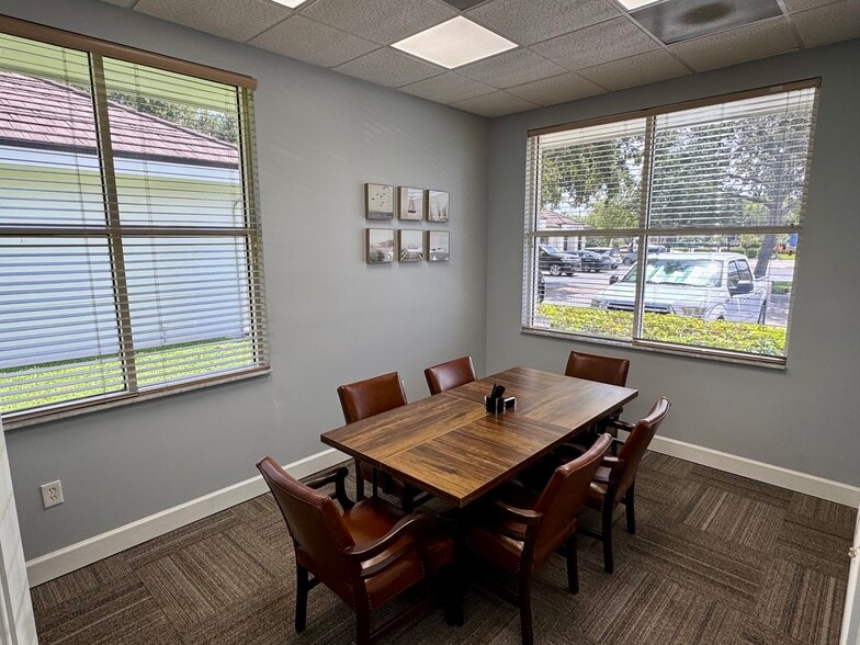 2335 Stanford Ct, Naples, FL for lease - Building Photo - Image 3 of 5