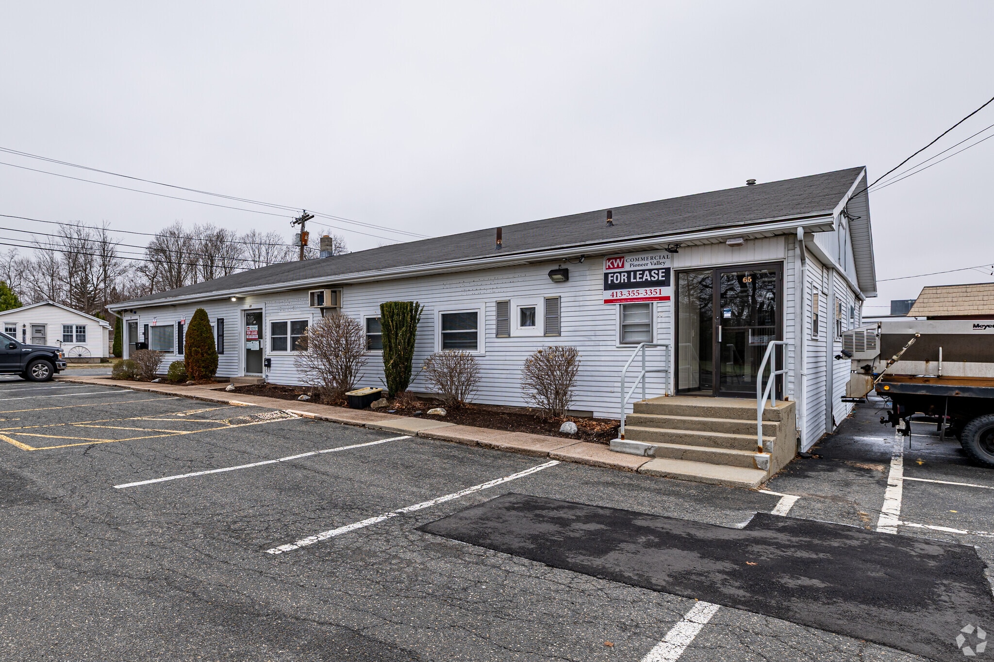69 Maple St, East Longmeadow, MA for lease Primary Photo- Image 1 of 3