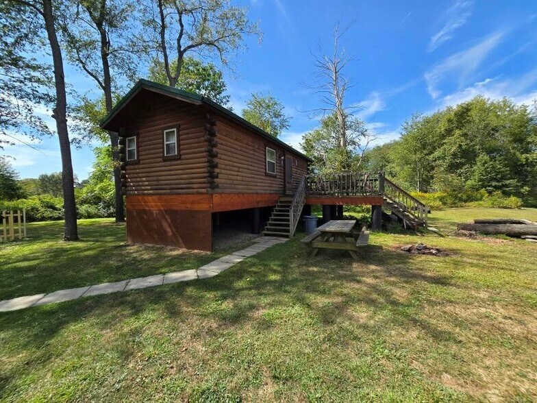 604 Oak Ridge Rd, Oak Ridge, PA à vendre - Photo du bâtiment - Image 3 de 23