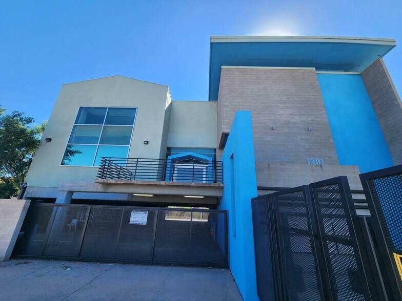 1301 E Almeria Rd, Phoenix, AZ à vendre - Photo du bâtiment - Image 3 de 14