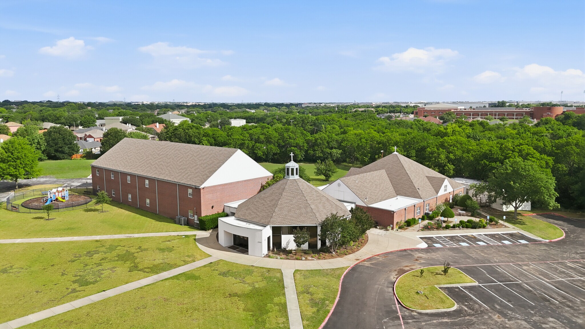2045 SE Green Oaks Blvd, Arlington, TX à vendre Photo du bâtiment- Image 1 de 25