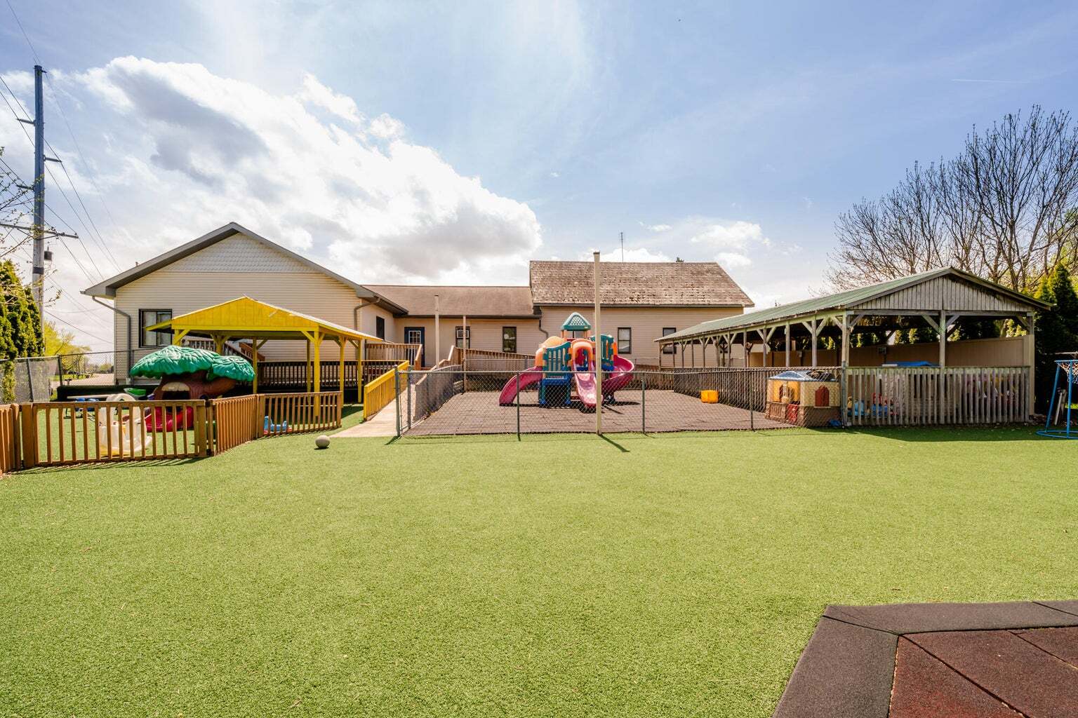 3419 Hollywood Rd, Saint Joseph, MI for sale Primary Photo- Image 1 of 67