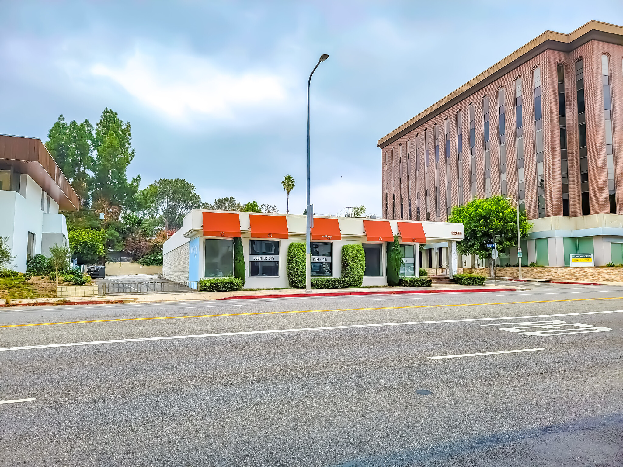 12353 Wilshire Blvd, Los Angeles, CA for lease Primary Photo- Image 1 of 10