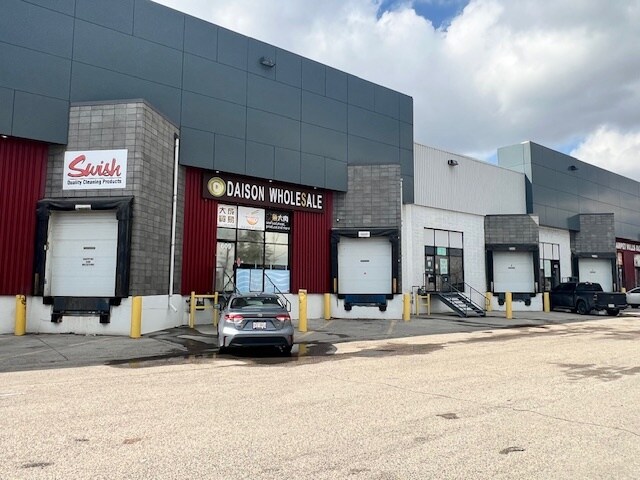 601-635 28 St NE, Calgary, AB à louer Photo du bâtiment- Image 1 de 7