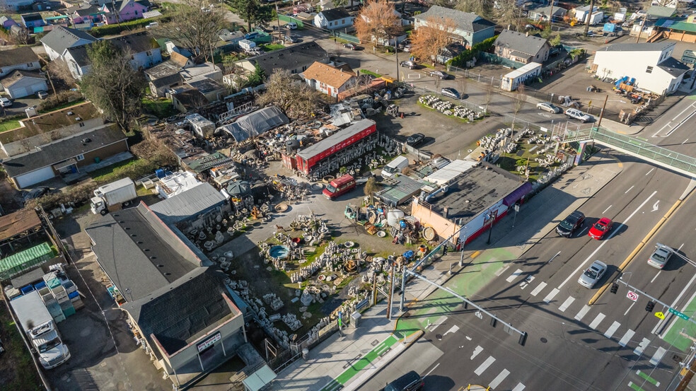 Jade District / Redevelopment Opportunit portfolio of 2 properties for sale on LoopNet.ca - Building Photo - Image 3 of 3