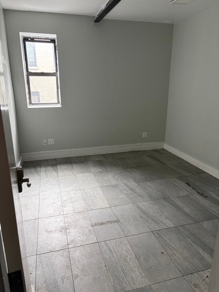 492 Throop Ave, Brooklyn, NY for lease Interior Photo- Image 1 of 2