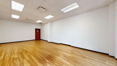 400 Dobys Bridge Rd, Fort Mill, SC for lease Interior Photo- Image 2 of 5