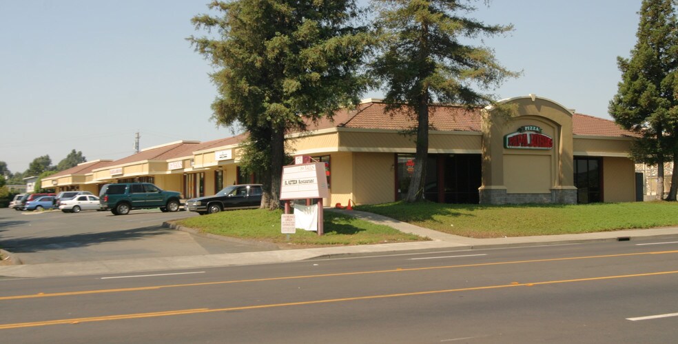 1731 N Texas St, Fairfield, CA à louer - Photo du bâtiment - Image 2 de 4