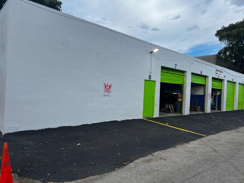 900 NW 10th Ter, Fort Lauderdale, FL for sale - Building Photo - Image 3 of 11