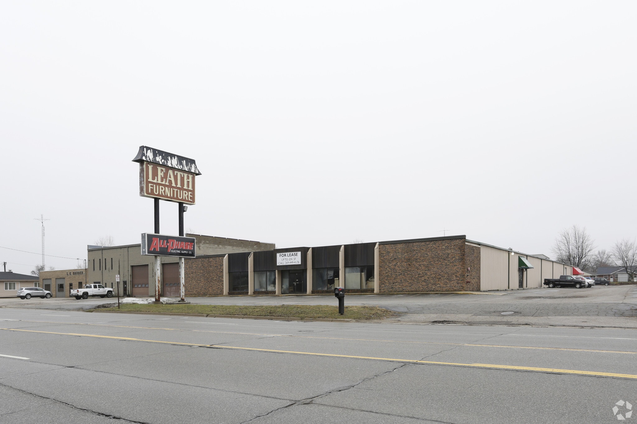 1160 E Napier Ave, Benton Harbor, MI for lease Primary Photo- Image 1 of 18