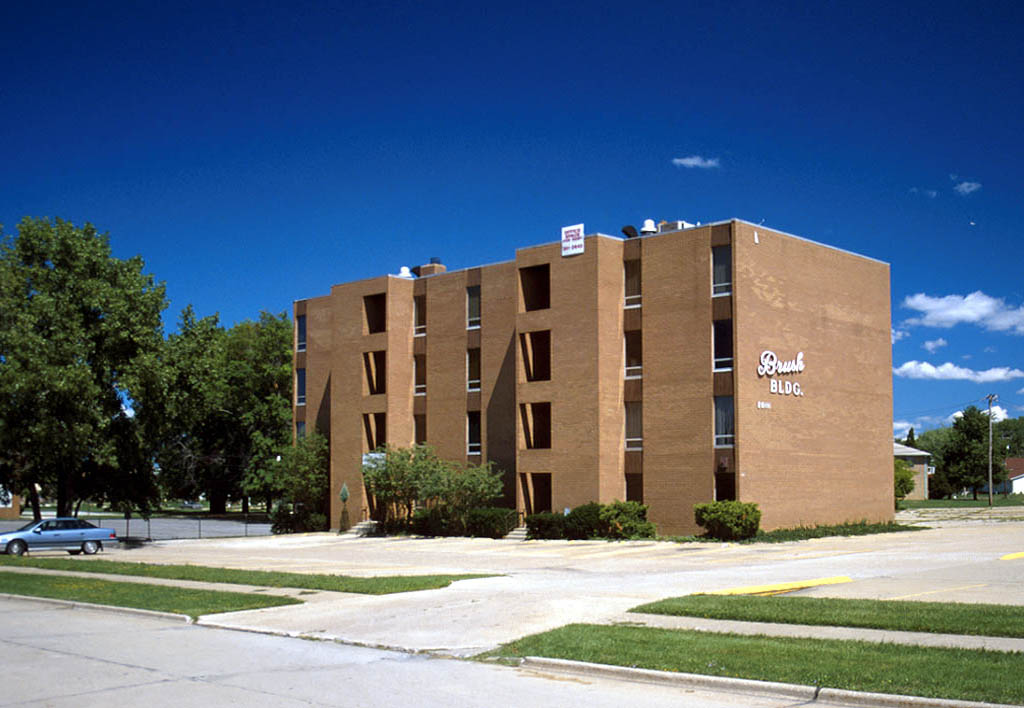 26111 Brush Ave, Euclid, OH for sale Primary Photo- Image 1 of 20