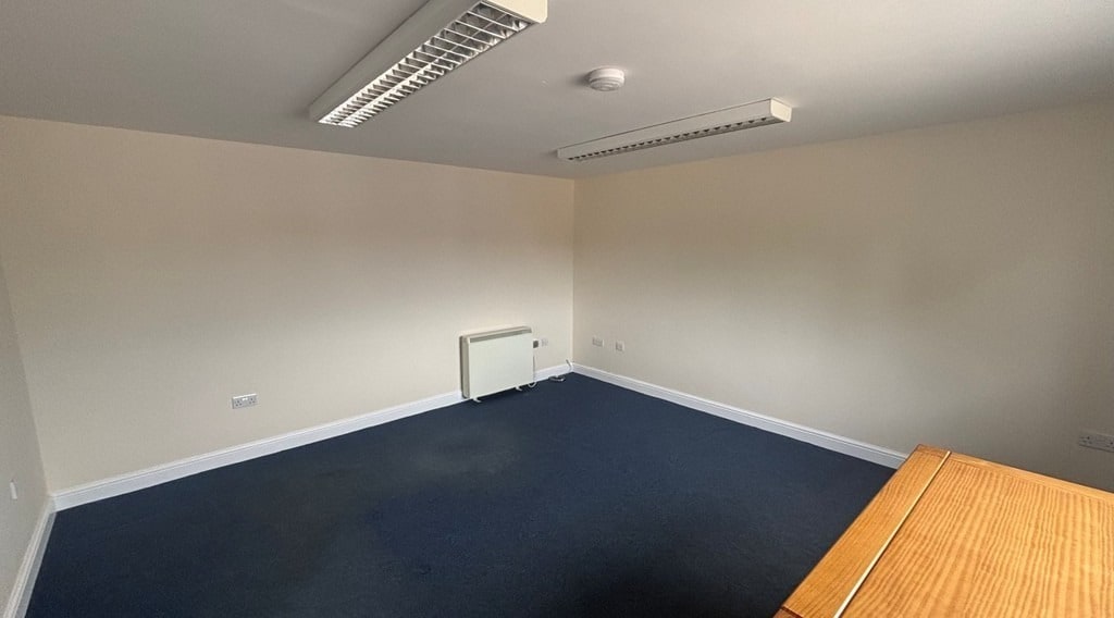 Northend Rd, Fenny Compton for lease Interior Photo- Image 1 of 4