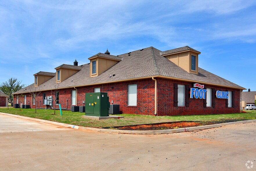 5480 Main, Del City, OK à vendre - Photo du bâtiment - Image 3 de 4