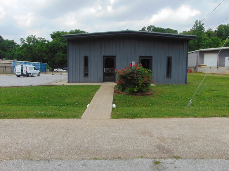 707 N Broadway St, Florence, AL for sale - Primary Photo - Image 1 of 5