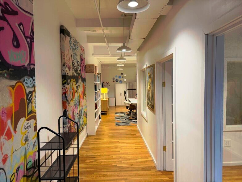 336-342 W 37th St, New York, NY à louer - Photo du bâtiment - Image 3 de 11