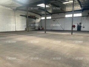 Flex in Vaulx-en-Velin for lease Interior Photo- Image 2 of 9