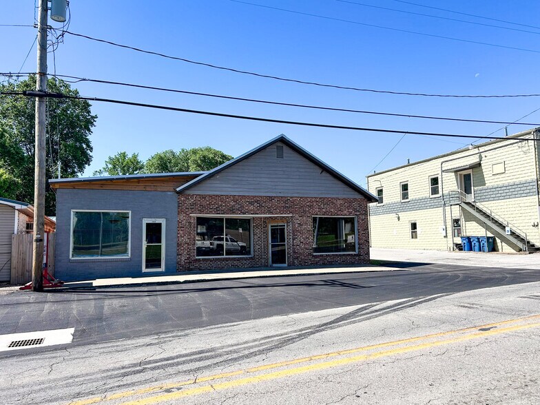 203-235 E Pickens Rd, Pea Ridge, AR à louer - Photo du bâtiment - Image 1 de 12