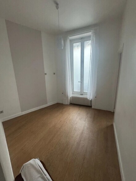 Office in Lyon for sale - Interior Photo - Image 3 of 6