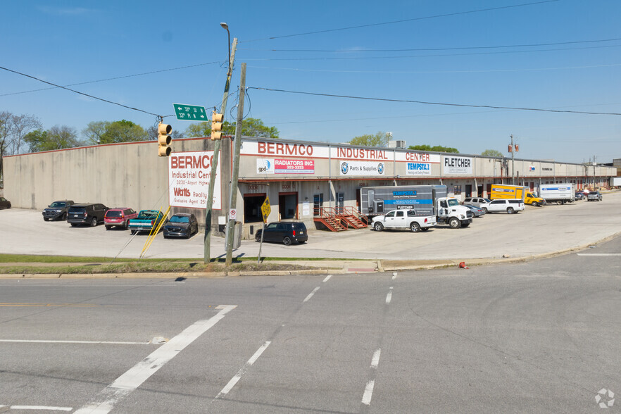 3230 Messer Airport Hwy, Birmingham, AL à louer - Photo du bâtiment - Image 2 de 5