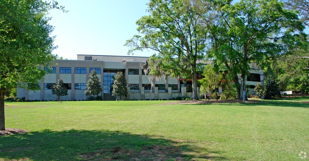 1700 Summit Lake Dr, Tallahassee, FL à louer - Photo du bâtiment - Image 3 de 24