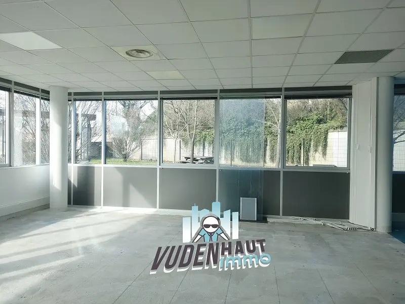 Retail in Toulouse for lease Interior Photo- Image 1 of 10