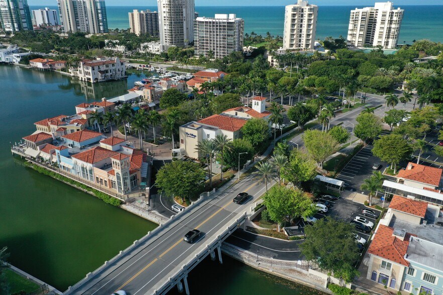 4242-4280 Gulf Shore Blvd N, Naples, FL à louer - Photo du bâtiment - Image 2 de 4