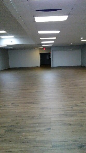 1105-1139 E Commercial St, Springfield, MO à vendre - Photo intérieure - Image 3 de 8