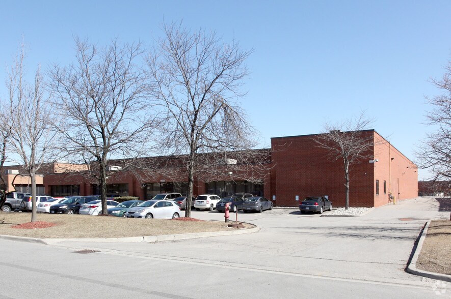 6035 Kestrel Rd, Mississauga, ON à louer - Photo du bâtiment - Image 2 de 2