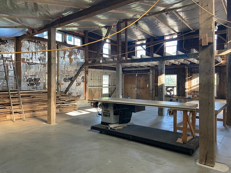 7947 Wadsworth Rd, Medina, OH for lease - Interior Photo - Image 2 of 6