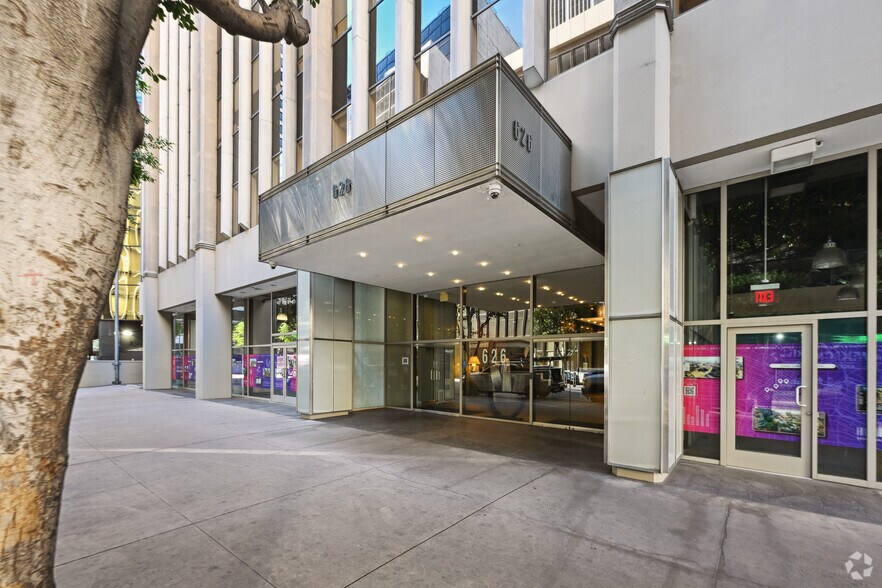626 Wilshire Blvd, Los Angeles, CA à louer - Photo du bâtiment - Image 2 de 23