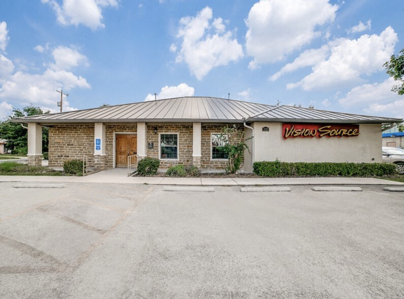 1720 S Ww White Rd, San Antonio, TX à vendre - Photo du bâtiment - Image 1 de 1