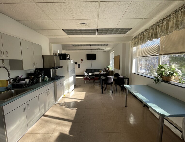 1200 Philadelphia Pike, Wilmington, DE for sale - Interior Photo - Image 2 of 22