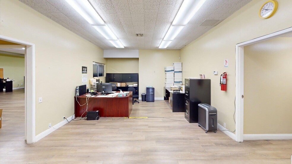 206 W 140th St, Los Angeles, CA for lease - Building Photo - Image 3 of 17