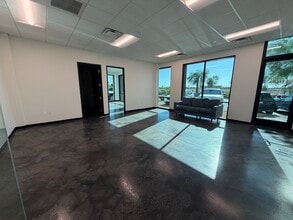 1360 N Bullard Ave, Goodyear, AZ à louer Photo intérieure- Image 1 de 3