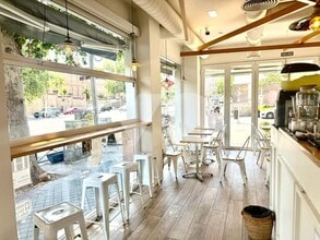 Retail in Madrid, Madrid for lease Interior Photo- Image 2 of 8