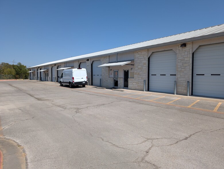 2250 County Road 172, Round Rock, TX for lease - Building Photo - Image 2 of 5