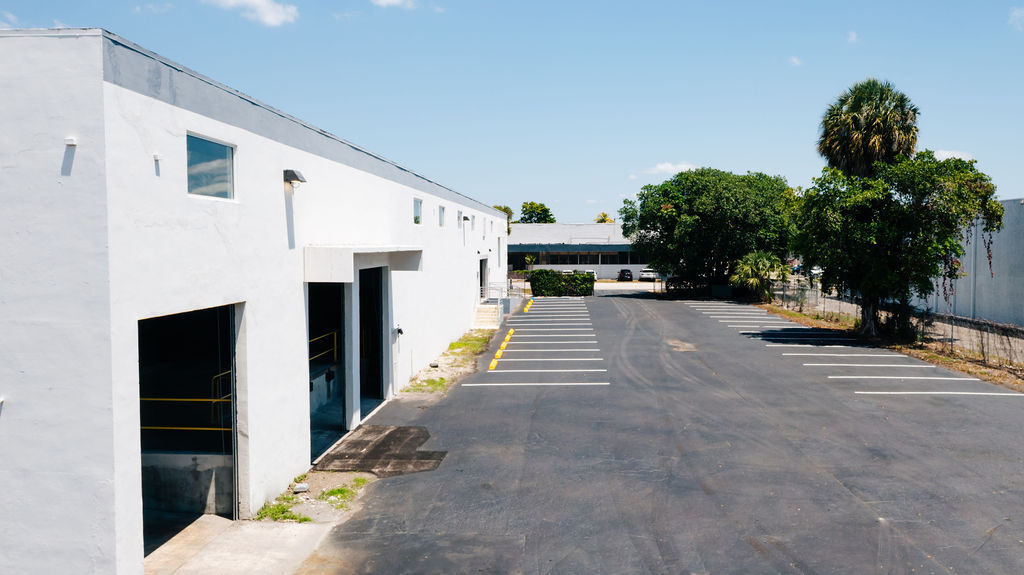 5280 NW 165th St, Hialeah, FL for lease Building Photo- Image 1 of 23