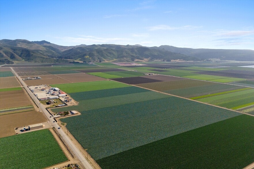 901 Floradale Ave, Lompoc, CA for sale - Aerial - Image 2 of 27