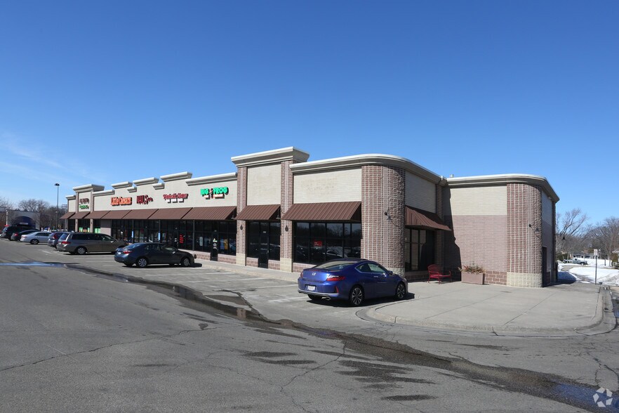 8405-8417 Lyndale Ave S, Bloomington, MN for lease - Building Photo - Image 2 of 6