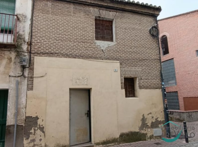 Calle Eusebio Revilla, 6, Arévalo, Ávila for sale - Primary Photo - Image 1 of 7