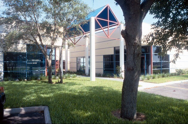 Plus de détails pour 6604 Harney Rd, Tampa, FL - Local d'activités à louer