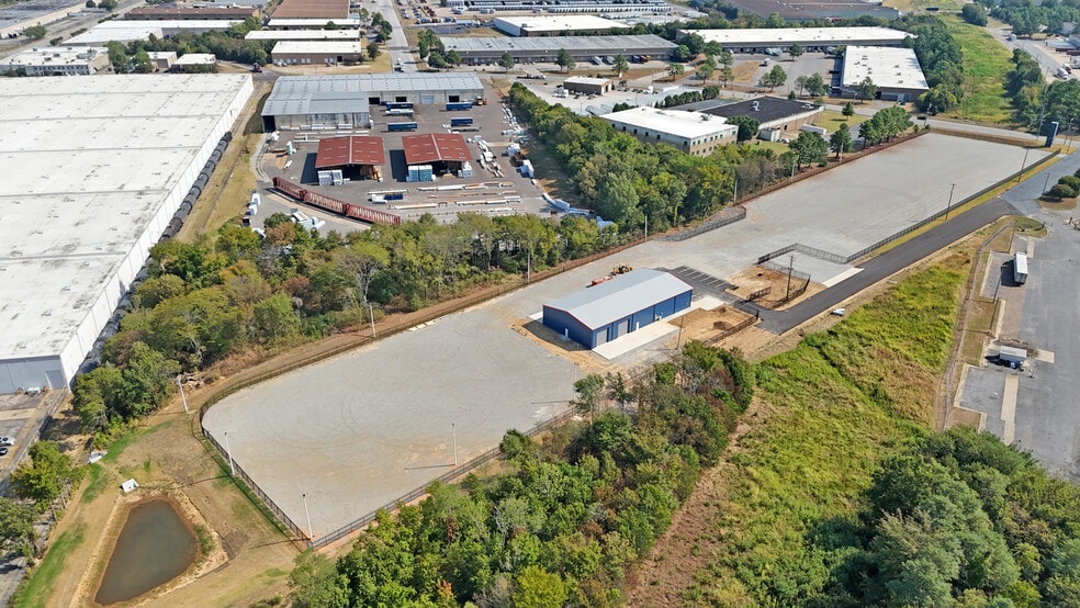 IOS Investment Opportunity portfolio of 2 properties for sale on LoopNet.ca - Building Photo - Image 1 of 1