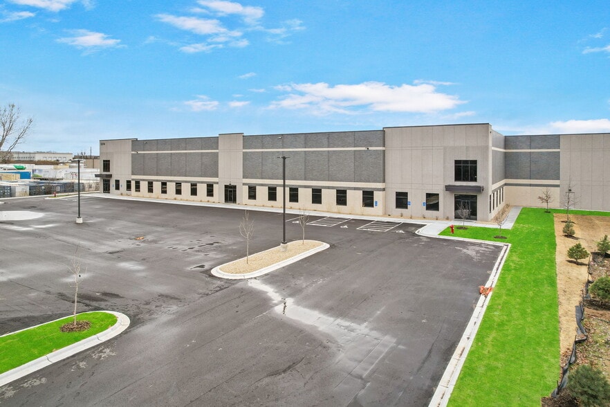 3374 Columbia Drive, Eagan, MN for lease - Building Photo - Image 1 of 7