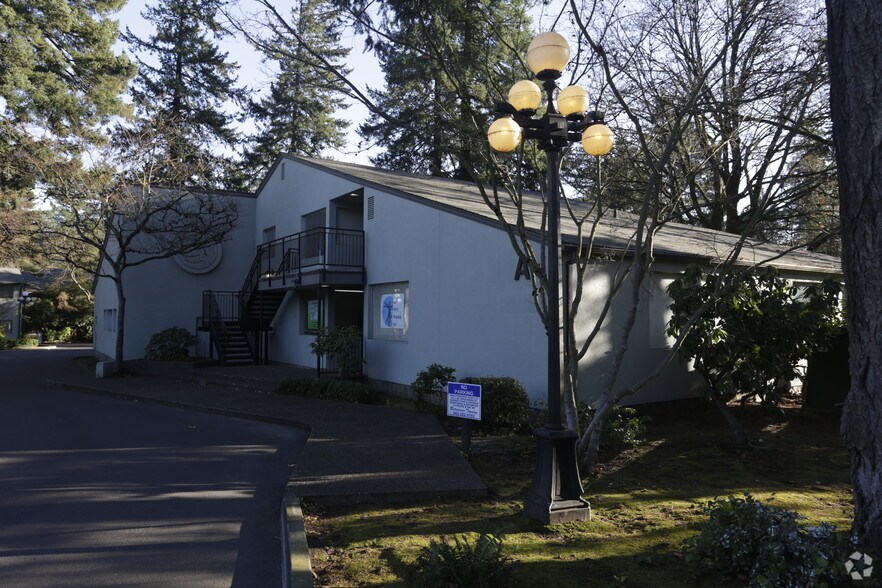15800 Boones Ferry Rd, Lake Oswego, OR à louer - Photo principale - Image 1 de 26