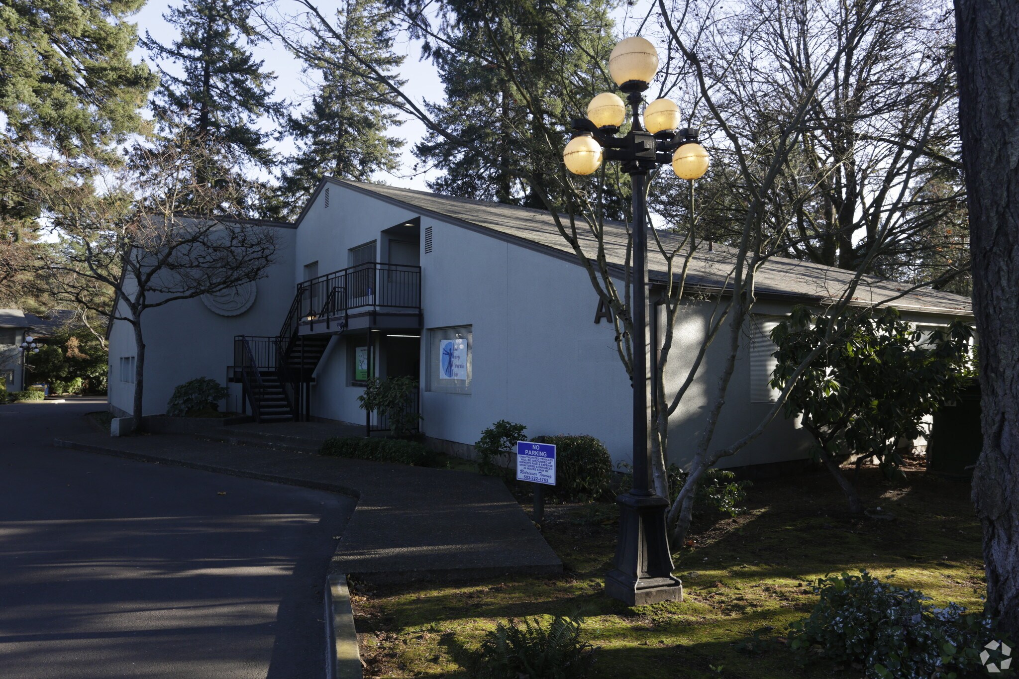 15800 Boones Ferry Rd, Lake Oswego, OR for lease Primary Photo- Image 1 of 27