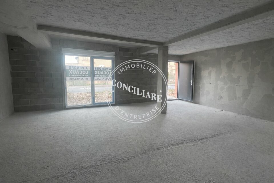 147-155 Rue Louis Plana, Toulouse for sale Interior Photo- Image 1 of 3